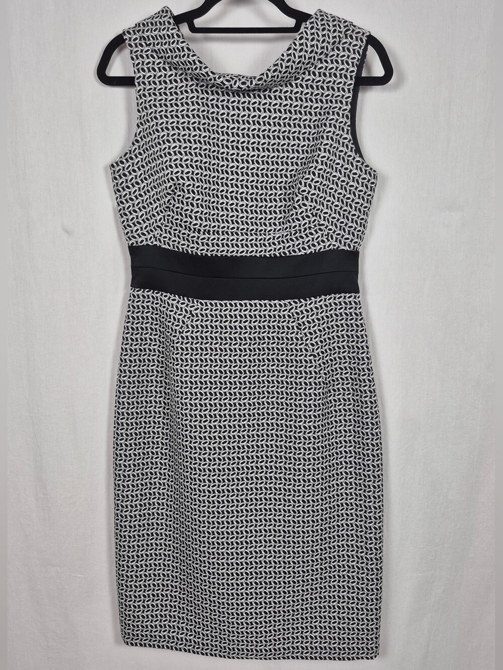 Donna Ricco New York Black & White Oval Print Sleeveless Sheath Dress
